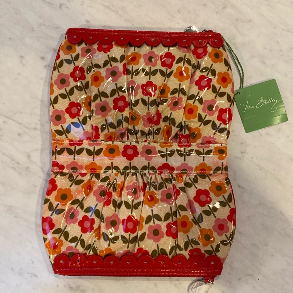 Cosmetic clutch Vera Bradley. folkloric (retired)